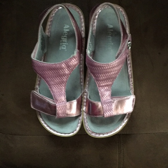 Awesome Allegria Hard to Find Color - Picture 2 of 5